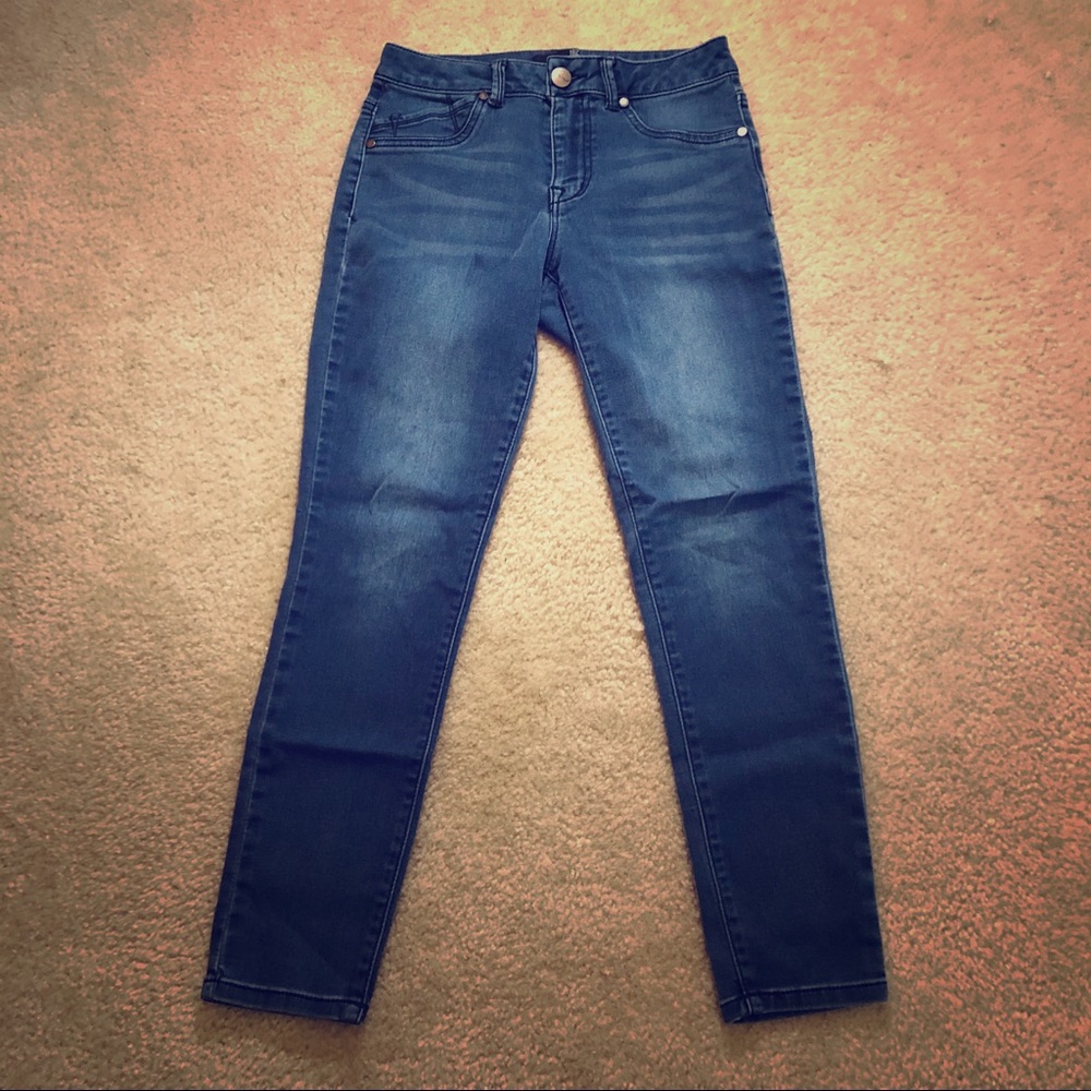 1822 Denim Classic Blue Jeans | Lightly Faded